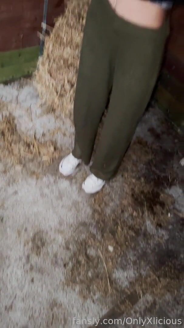 Onlyxlicious - Sneaky Sextape Outdoors