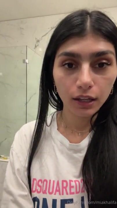 Mia Khalifa - Topless Book Reading Livestream