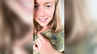 Fitness TikTok girl teasing