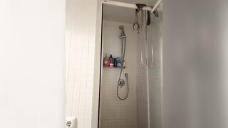 Norwegian Petie Babe MissNinaSparkle Shaving Her Tight Pussy & Hot Body In Shower