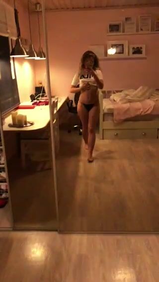 Lialarsson striptease