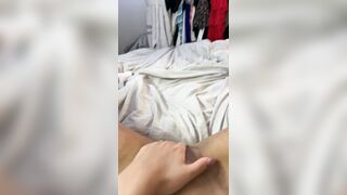 HenniWD Fingering moaning