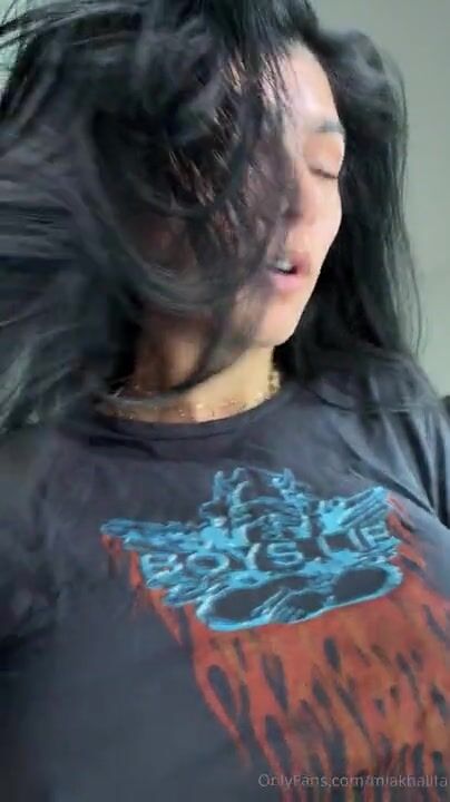 Mia Khalifa - 26min Long Morning Livestream