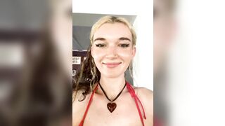 Madiruve Masturbating Pussy Live on Livestream