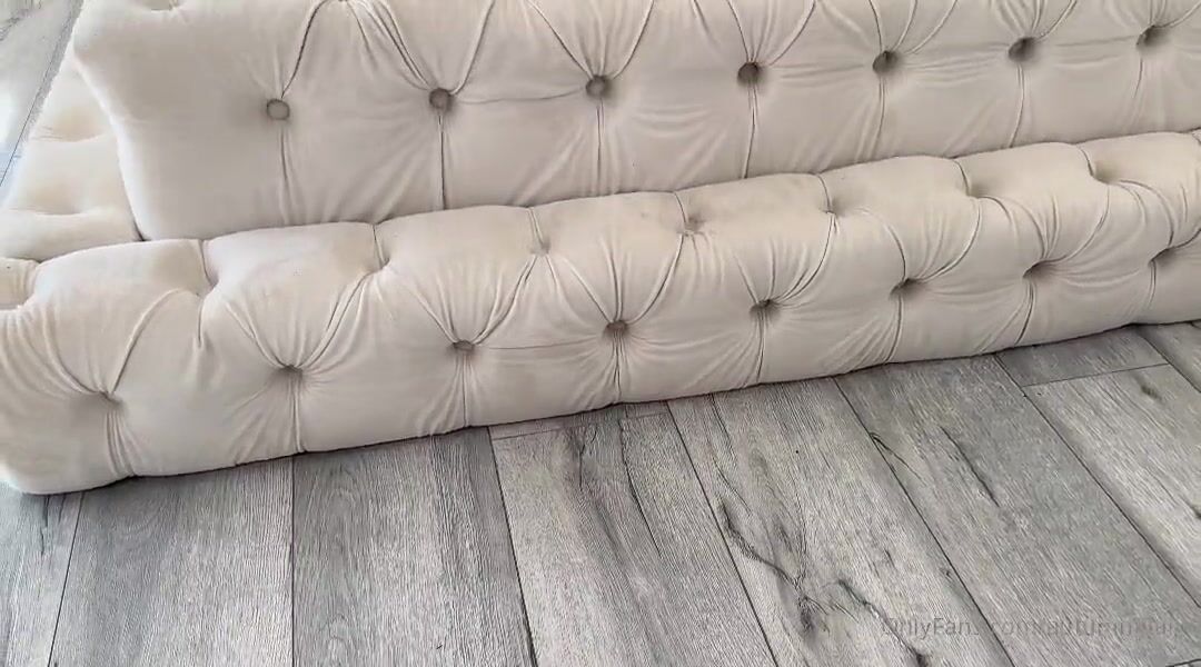 Autumn Falls - Messy Birthday Sextape With Dripping Facial