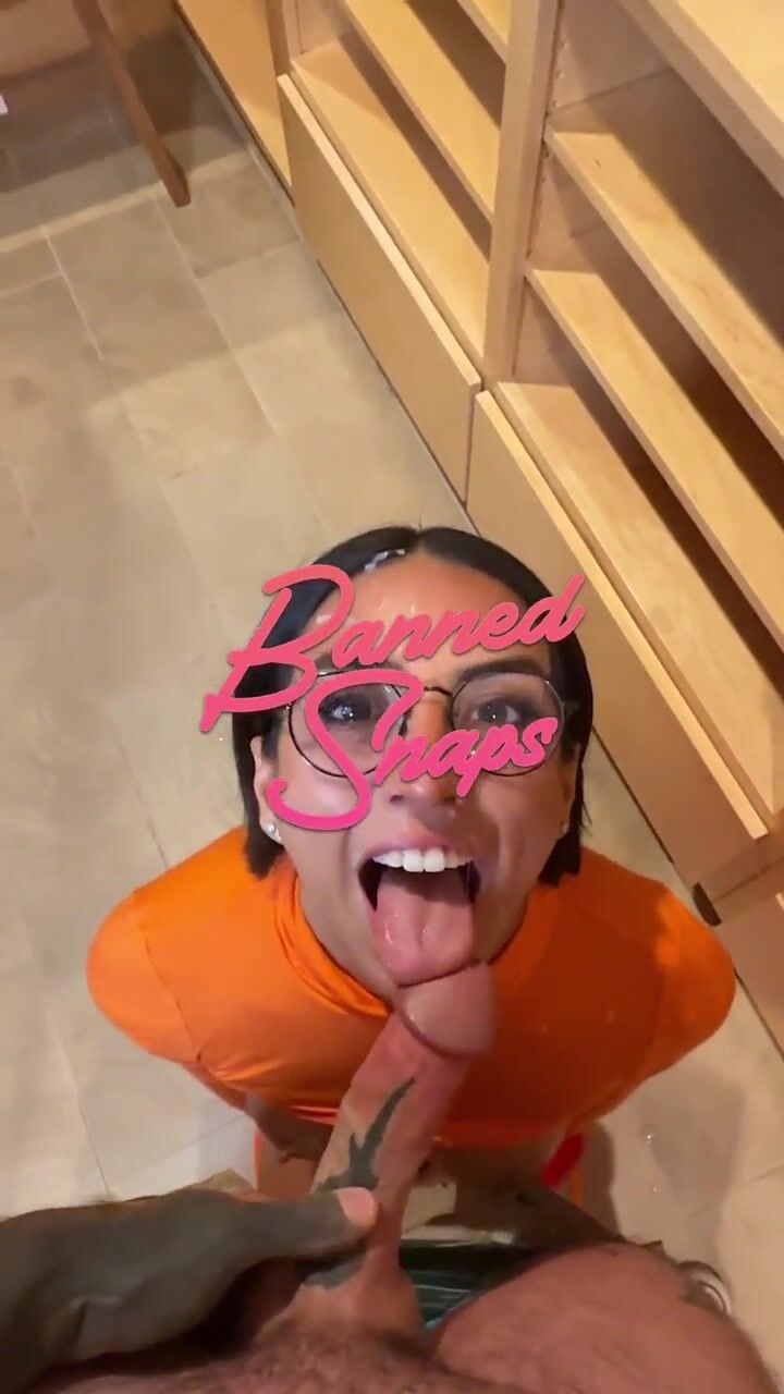 Lamhard Giving Blowjob In Velma Cosplay And Gets Cum on Glasses
