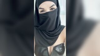 Gala Black - Arabic Hijab Babe Masturbates Pussy in Close Up View