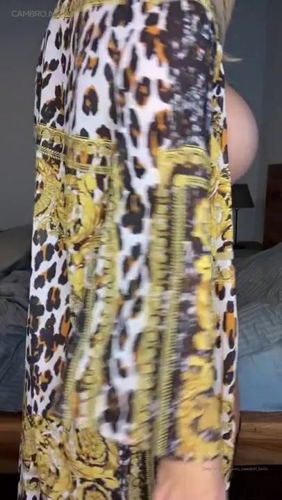 Swedish Milf Bella Sexy Striptease