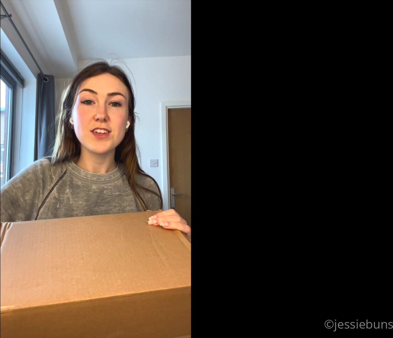 JessieBuns Unpacking Big Sextoys Then Trying Them