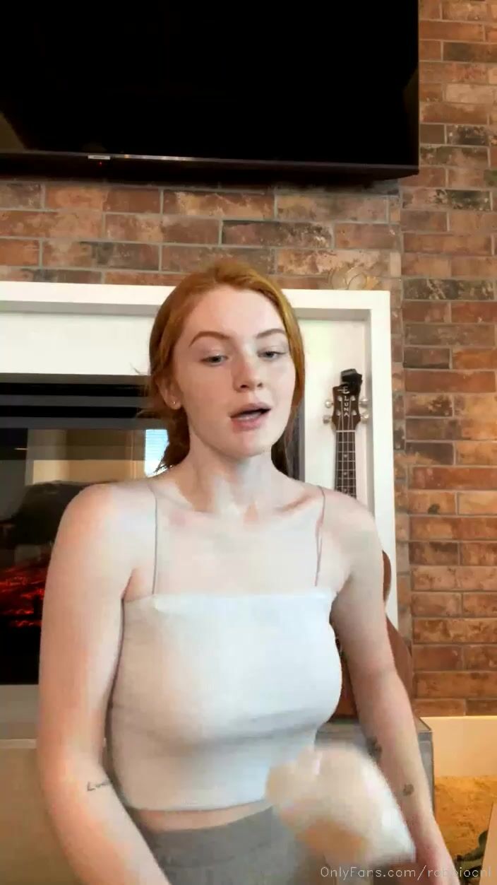 Robbiocnl Showing her Collection of Sextoys