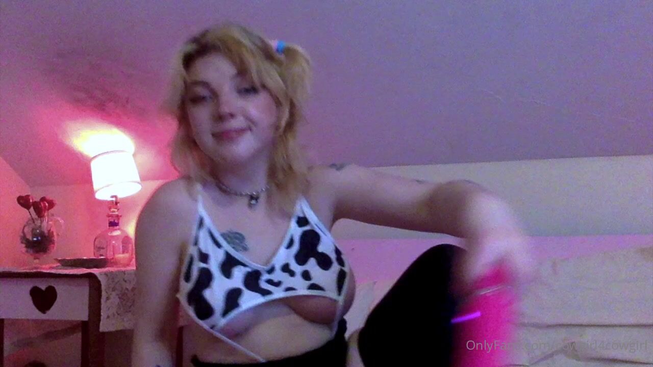 Cowgirl4Cowgirl Masturbates With Dildo