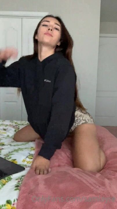 SamSlayress - College Babe Stripping Full Nude & Masturbating her Tight Pussy