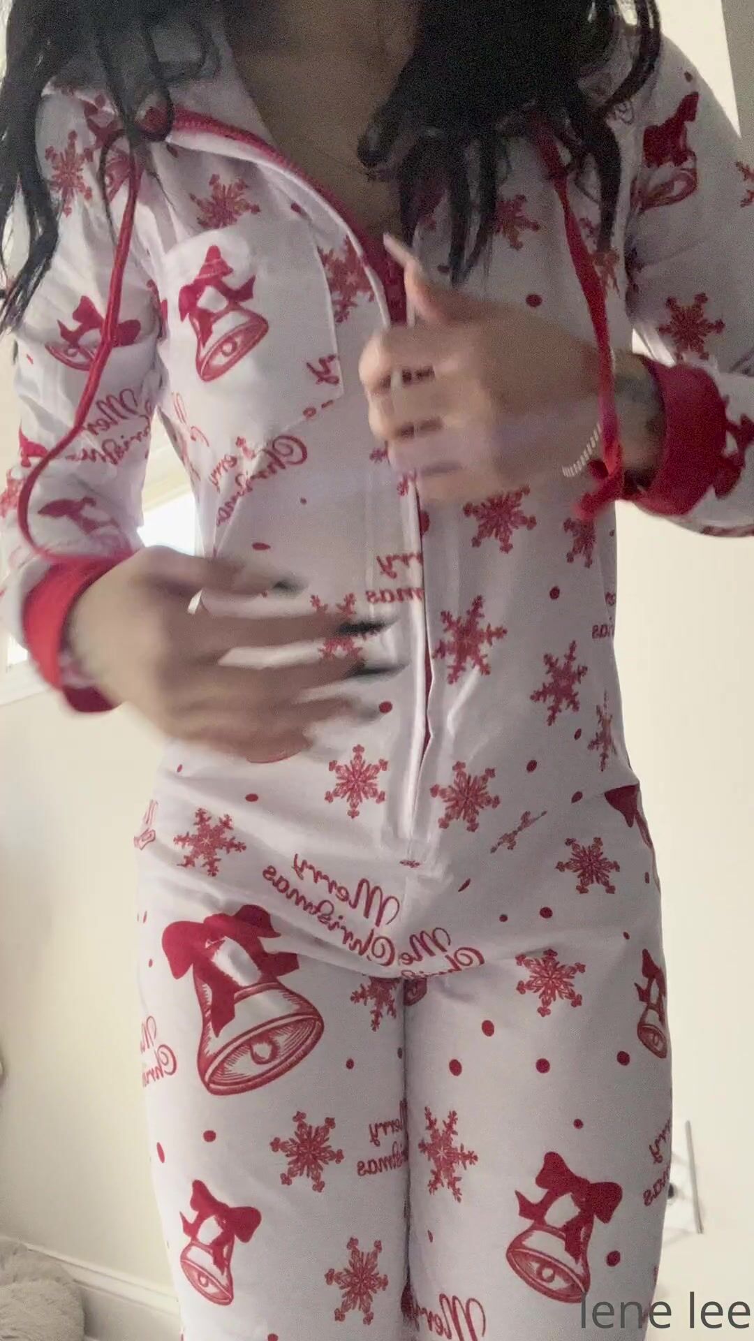 Lenerox Strips To Tease