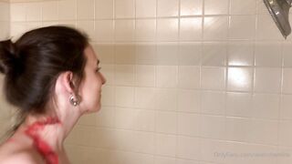 Vixentheminx In The Shower
