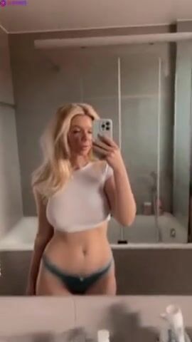 Norwegian Babe TheBelleBunny Flashing & Shaking Her Big Sexy Tits