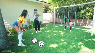 Violet Myers - Homemade FFM Threesome Video With Hailey Rose