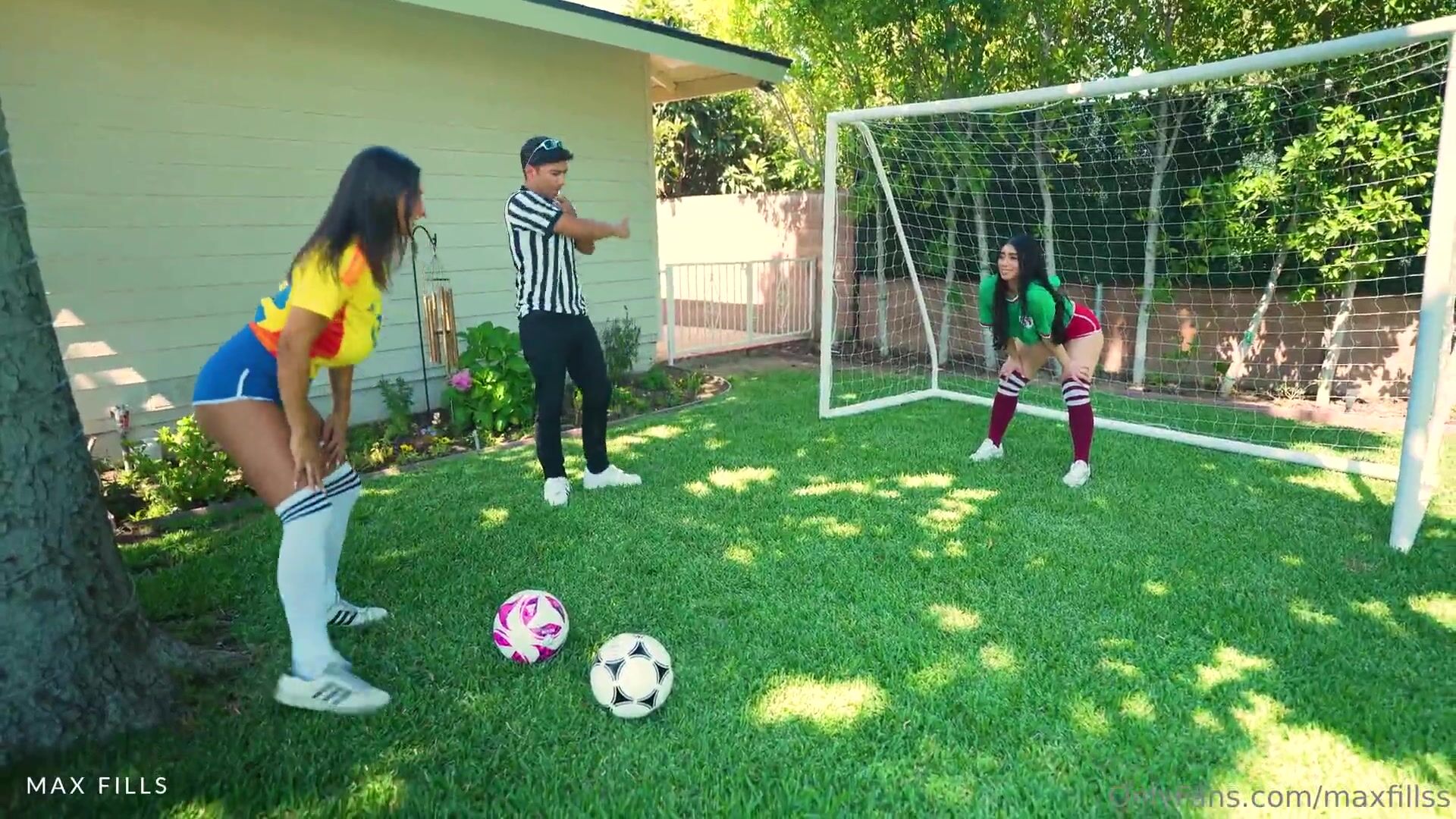 Violet Myers - Homemade FFM Threesome Video With Hailey Rose