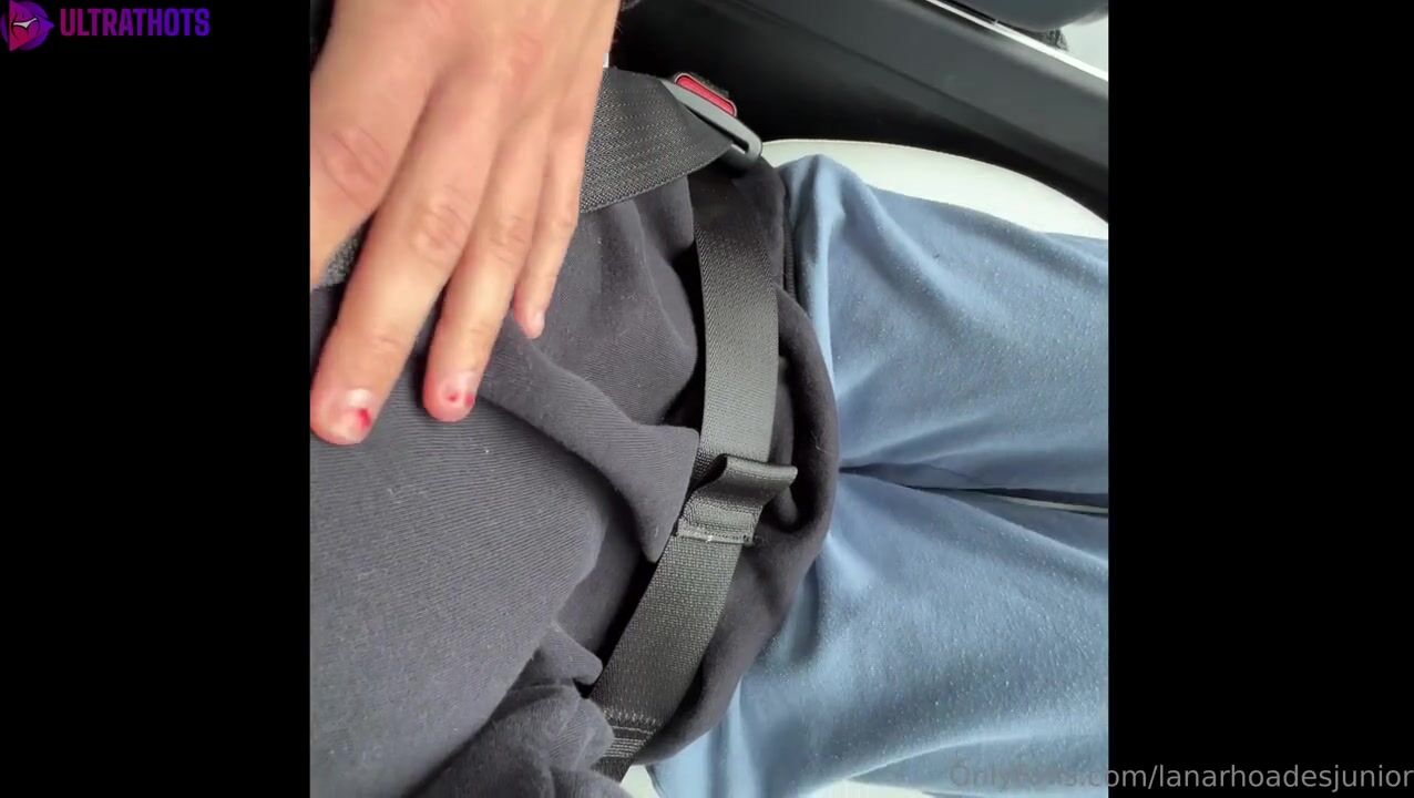 Lanarhoadesjunior - Amateur Sextape in Tesla Car