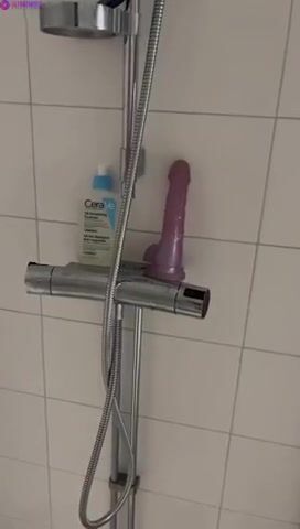 Swedish Babe LinneaSwe 05 Pussy Tease In Shower