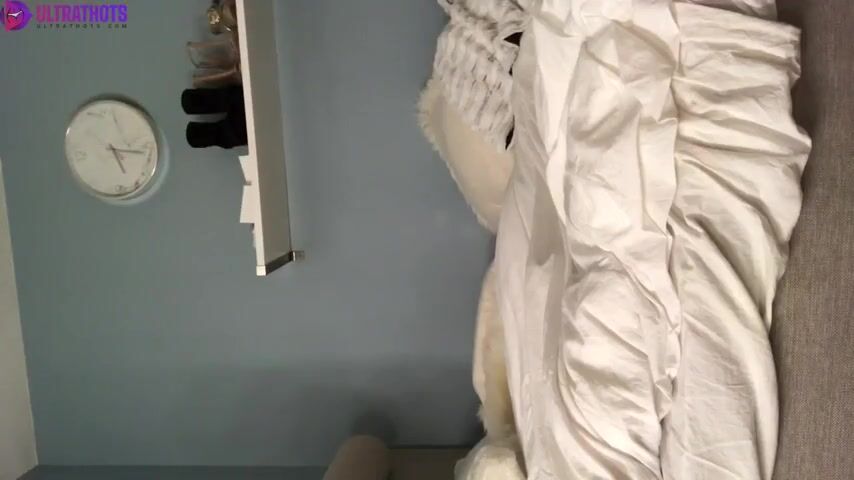 Sandra Mehio Playing With Her Tight Sexy Pussy & Shows Her Big Tits