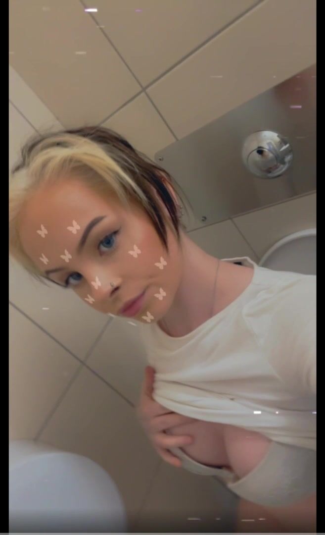 Swedish Petie Mercedes Shows Her Tight Pussy