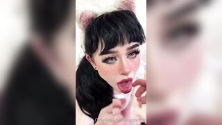 Lara Rose Showing Her Deepthroat Skills