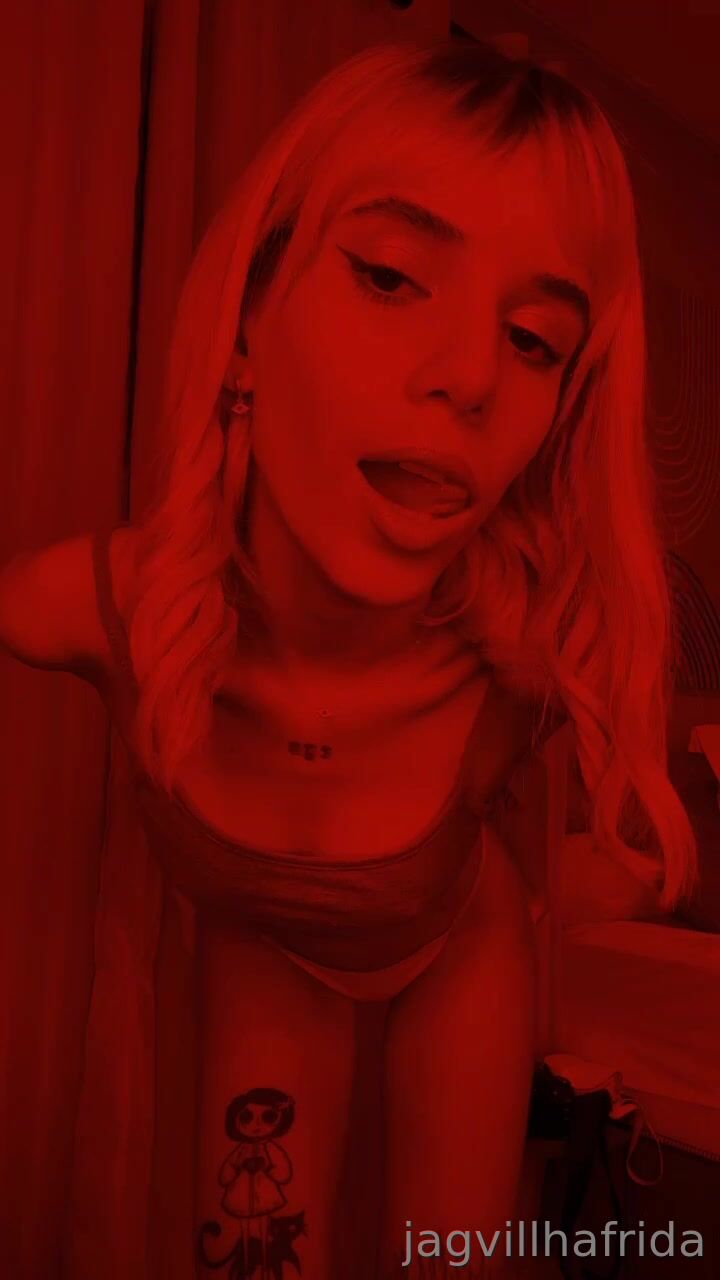 Swedish Frida Moretti stripping