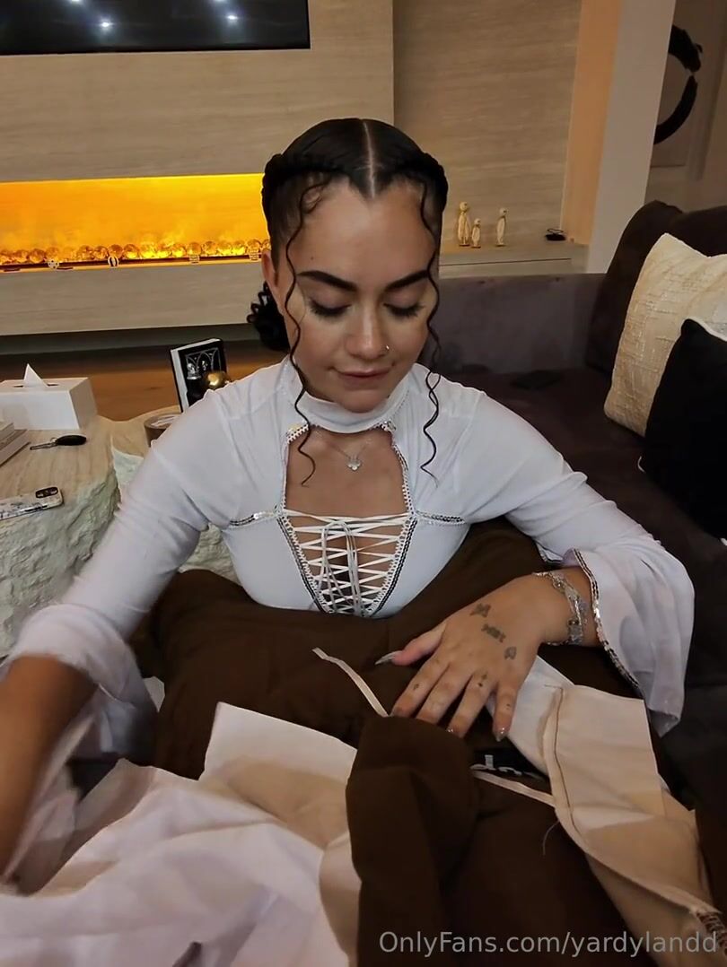 Jadeteen - Hotel Room Service Sextape