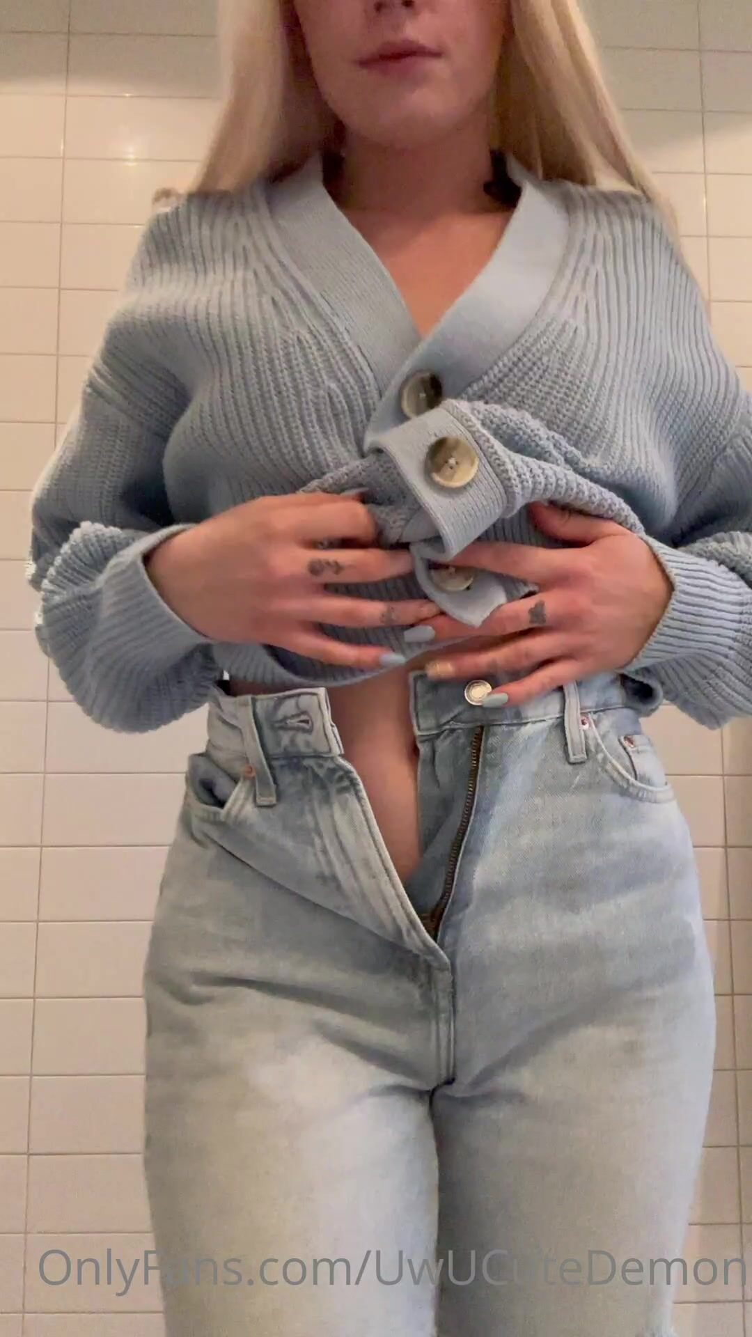 Swedish Cutedemon stripping