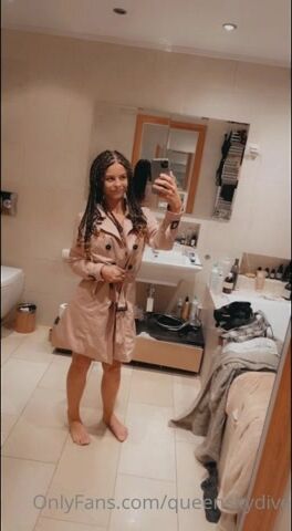 Norwegian Queenskydive Lingerie