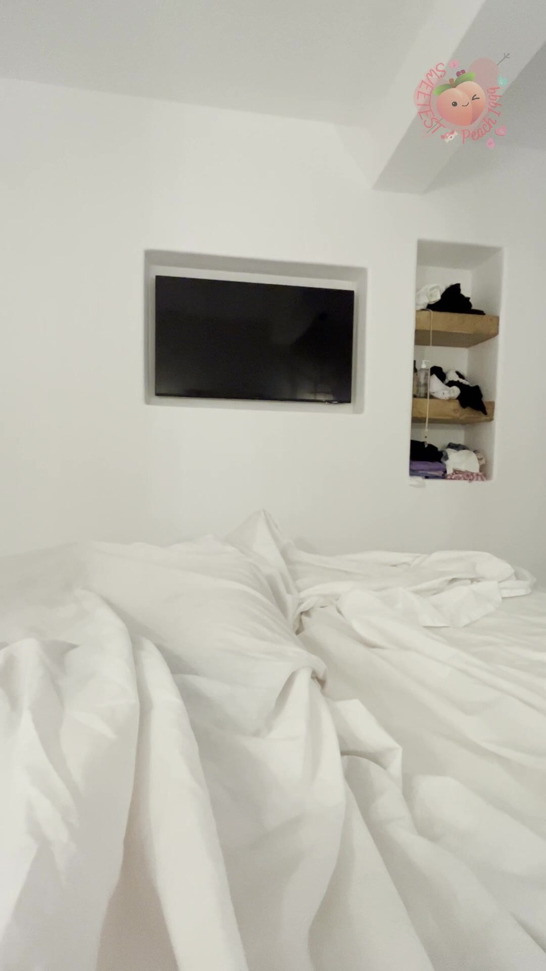 The Swedish Peach sloppy blowjob with cum in mouth