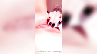 Norwegian Babe MistressPia Pussy Is Really Wet When She Plays With It
