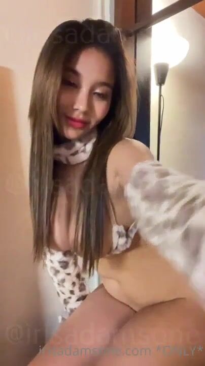 Irisadamsone - Dildo Pussy Play