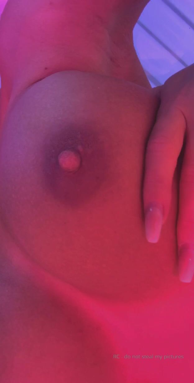 Norwegian Babe Missreca/Scandidoll Filming Herself Naked In Solarium