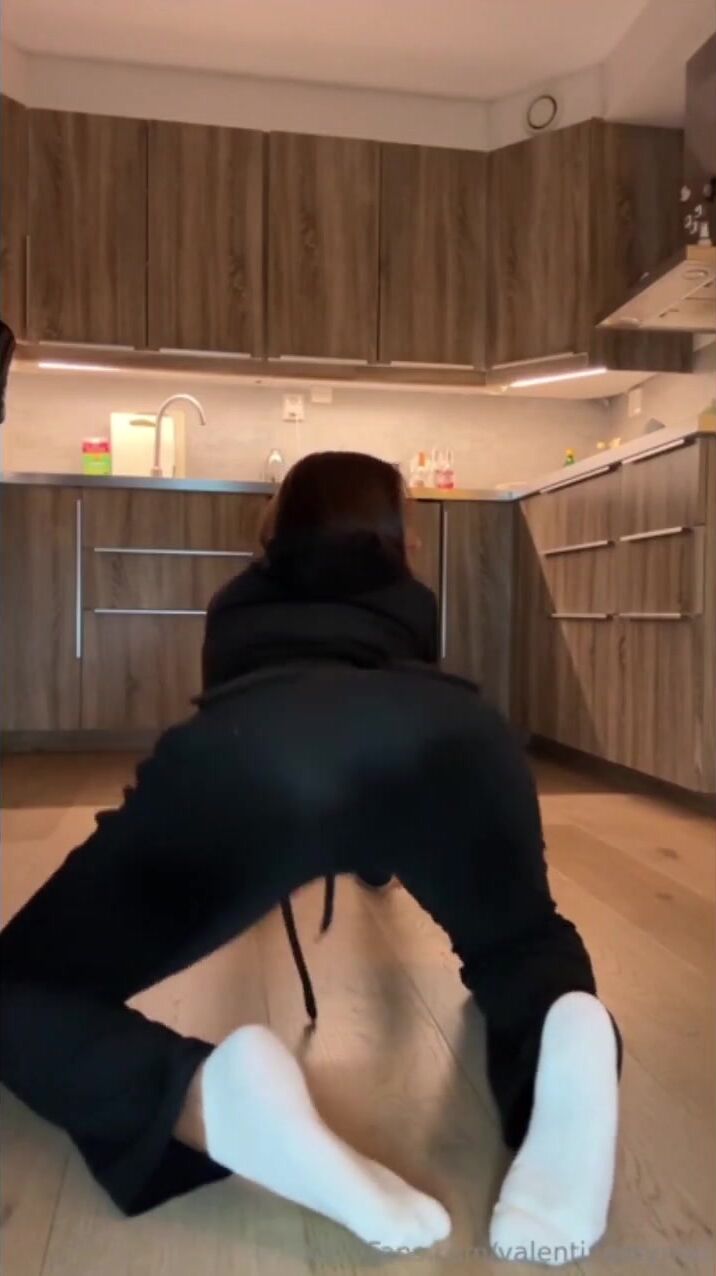 Norwegian Valentina Myriad with dildo and vibrator