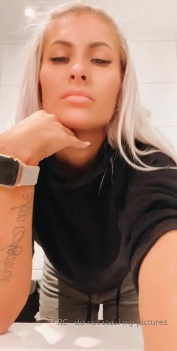 Norwegian Babe Missreca/Scandidoll Hot Striptease