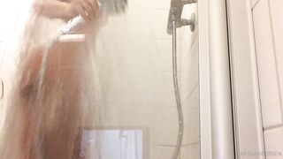 Missandersen Shower Vid
