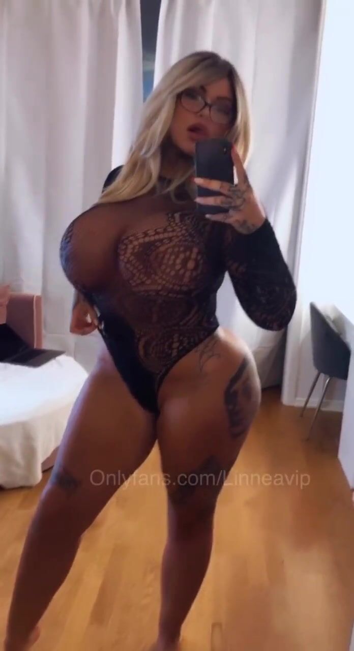 Swedish Bombshell Linnejha Filming Her Tight Body