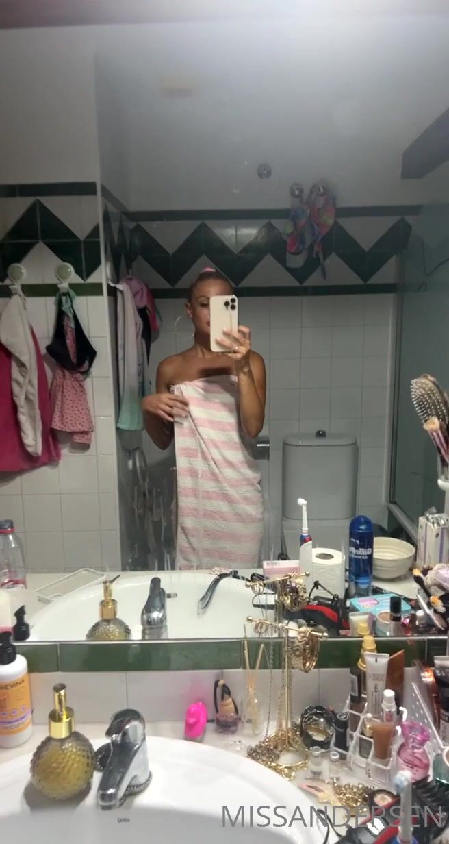 Norwegian Milf Missandersen Flashing Her Hot Tight Naked Body In Mirror