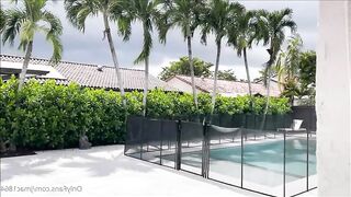 Curvy Latina Chick Bubble Butt Fucked In The Pool