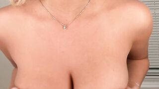 Rinemilane showing off nude tits