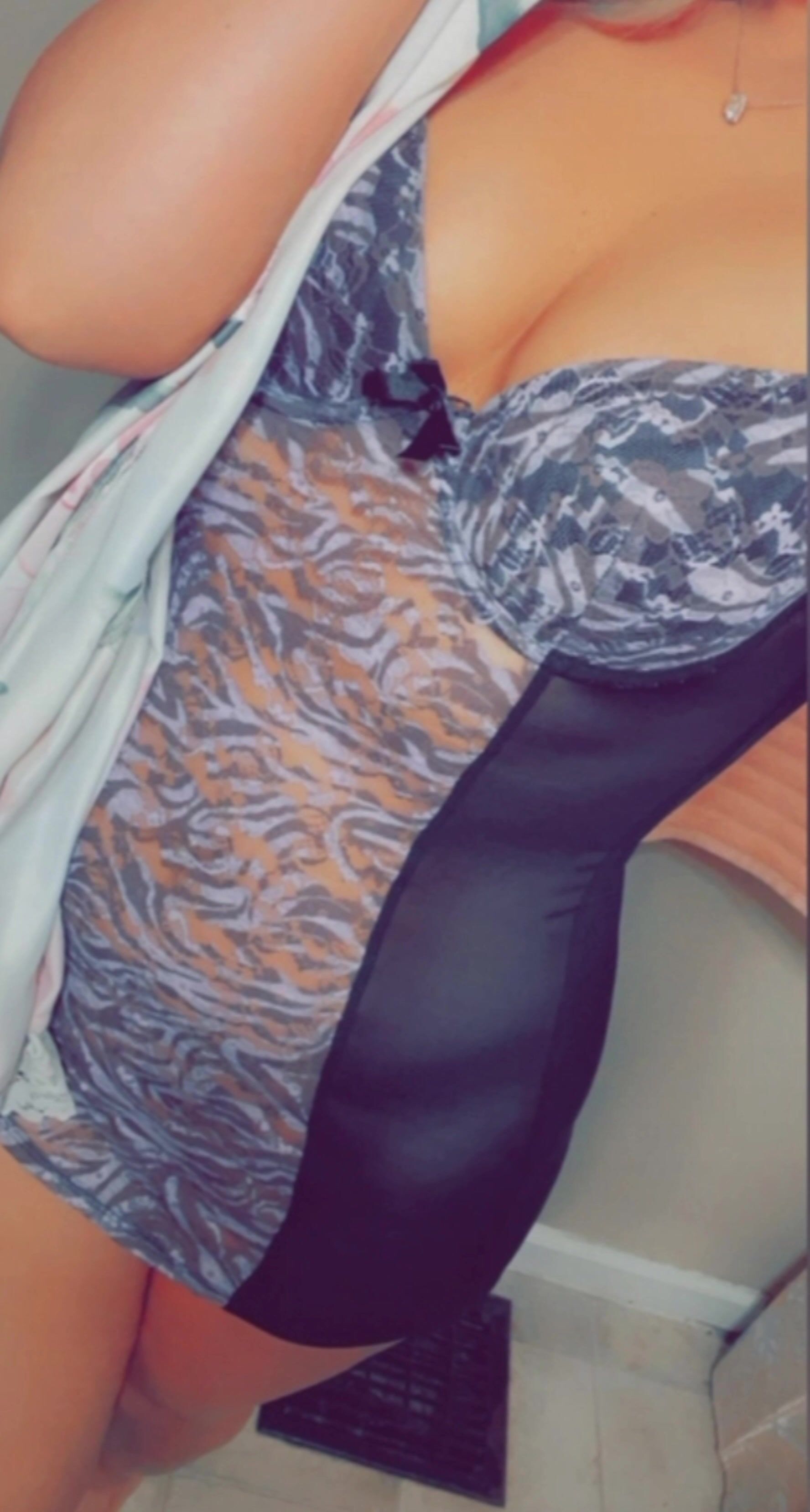 Ashlyn Hicks Hot Blonde Ass & Pussy Tease