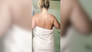 HaleighCox Monster Ass White Girl Shower Time