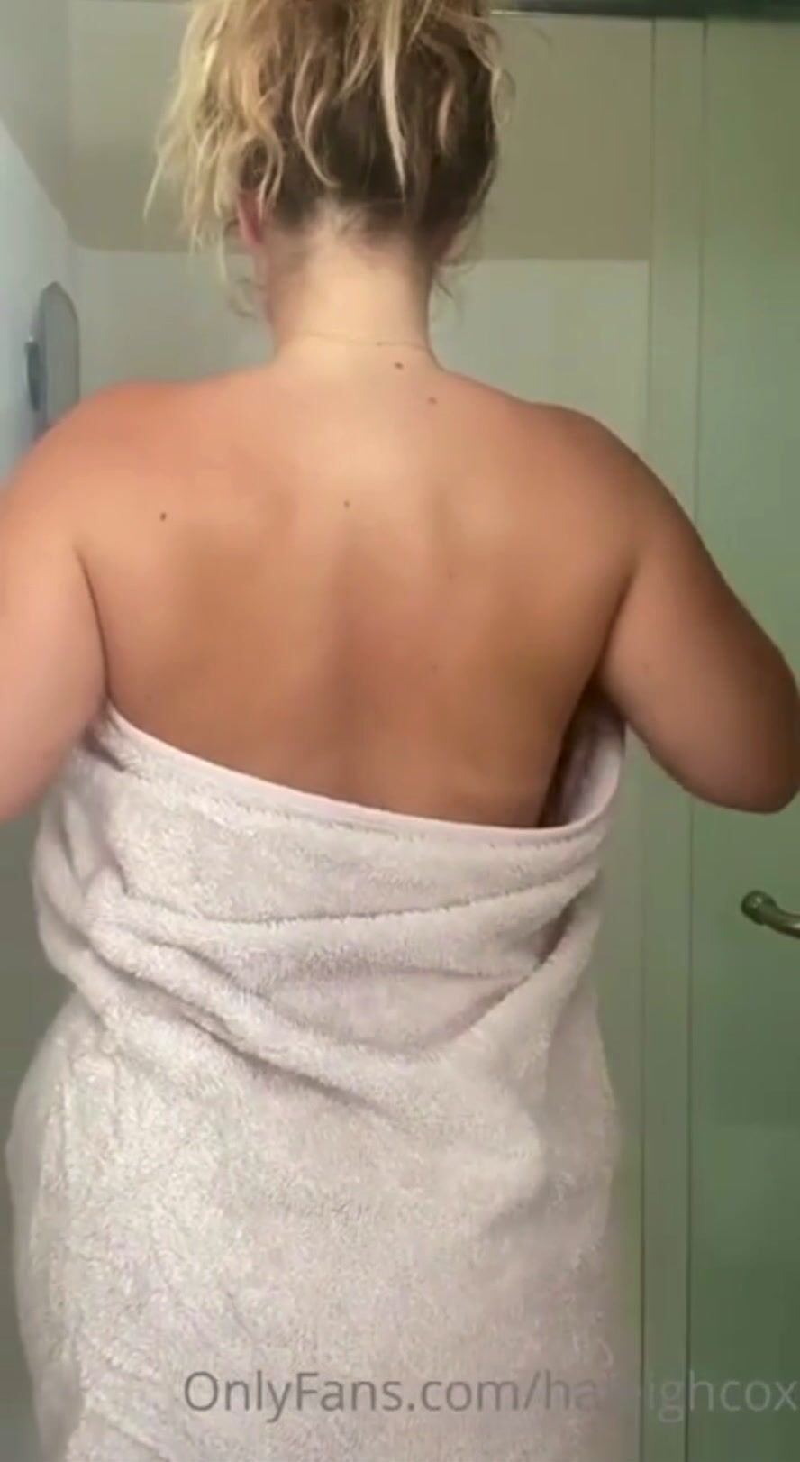 HaleighCox Monster Ass White Girl Shower Time