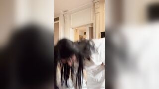 Mia Khalifa - Onlyfans Chat Livestream