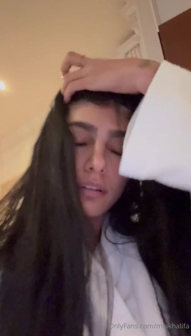 Mia Khalifa - Onlyfans Chat Livestream