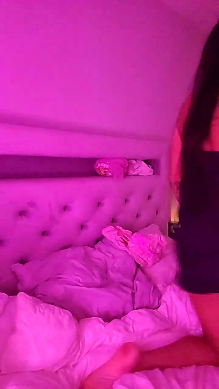 Swedish Angela Jonasson long livestream fully nude and masturbating