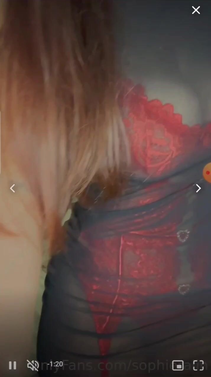 Sophie Rain Flashing Big Natural Titties