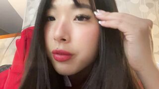 Elle Lee - Masturbating Creamy Asian Pussy on Webcam