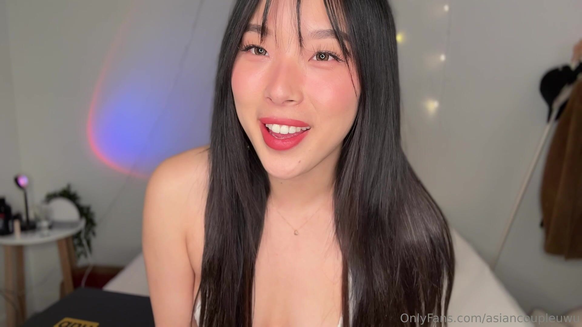 Elle Lee - Pounded by Big Asian Cock on Webcam
